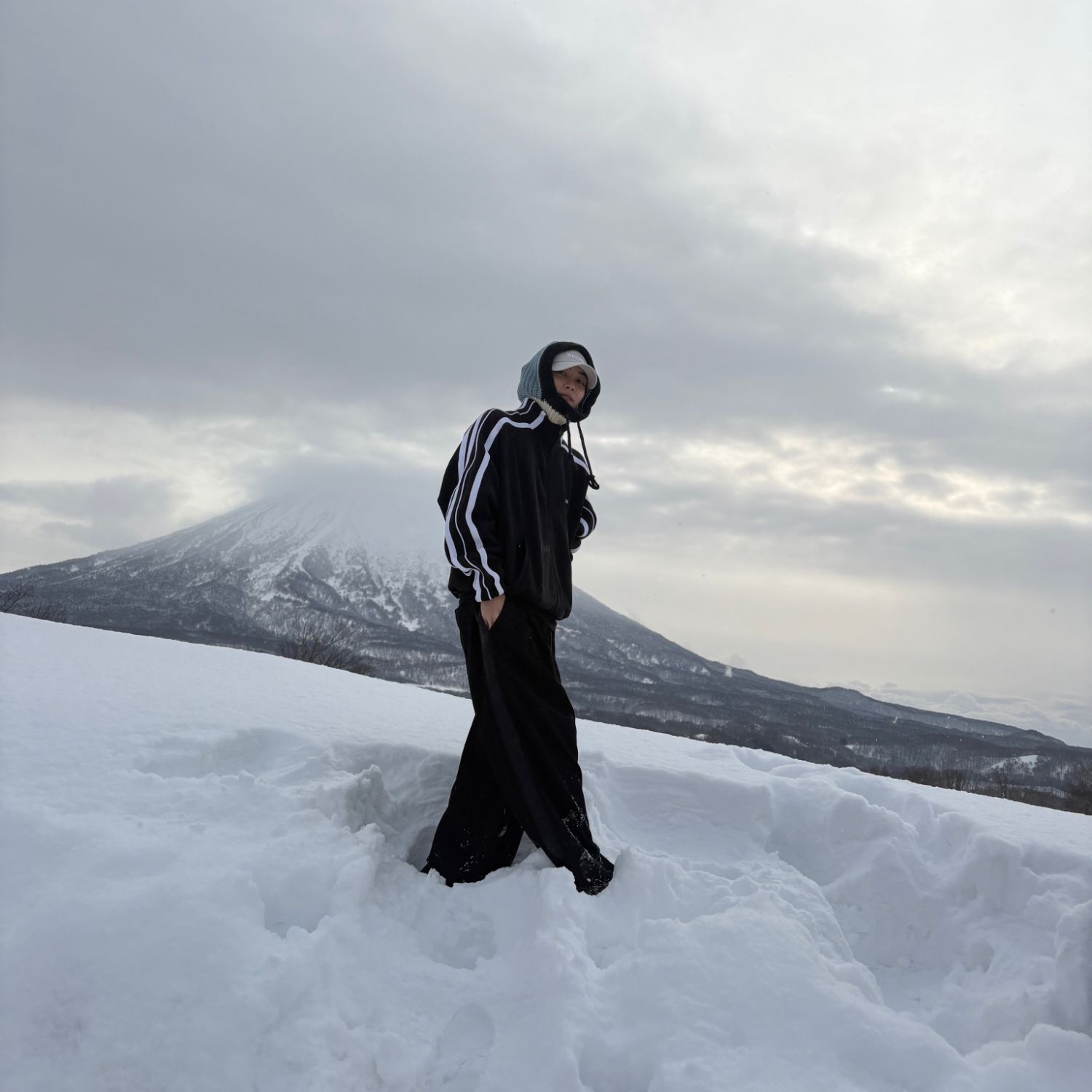 Recent activity shot of Jeonghan (SEVENTEEN)