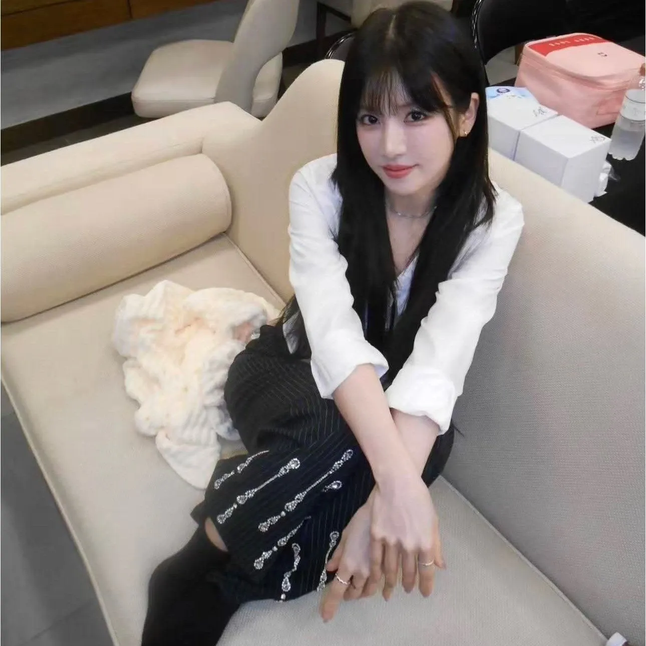 Behind-the-scenes cut of Park Chorong (Apink)
