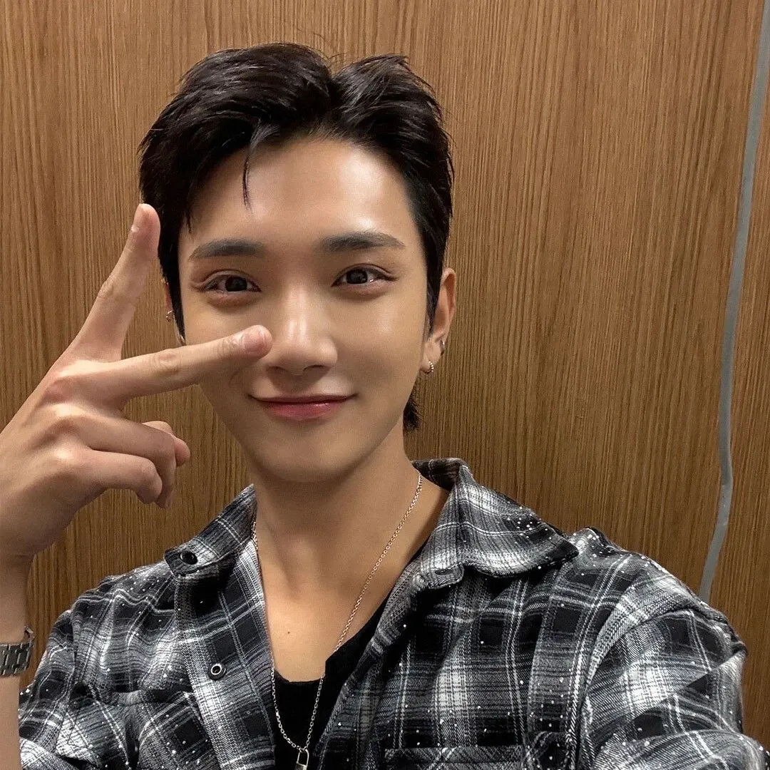 Recent activity shot of Joshua (SEVENTEEN)