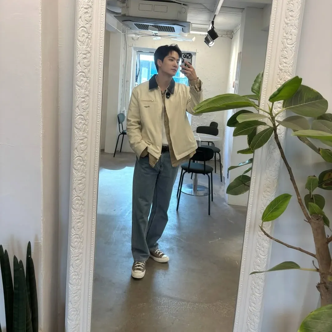 A moment captured by Kim Jonghyeon's fan