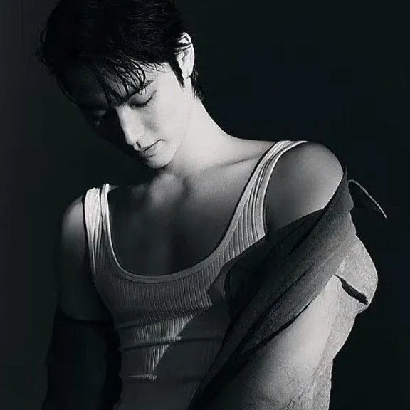 Latest photo of JAY B (GOT7)