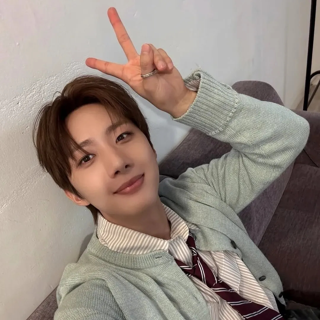 Behind-the-scenes cut of Hui (PENTAGON)