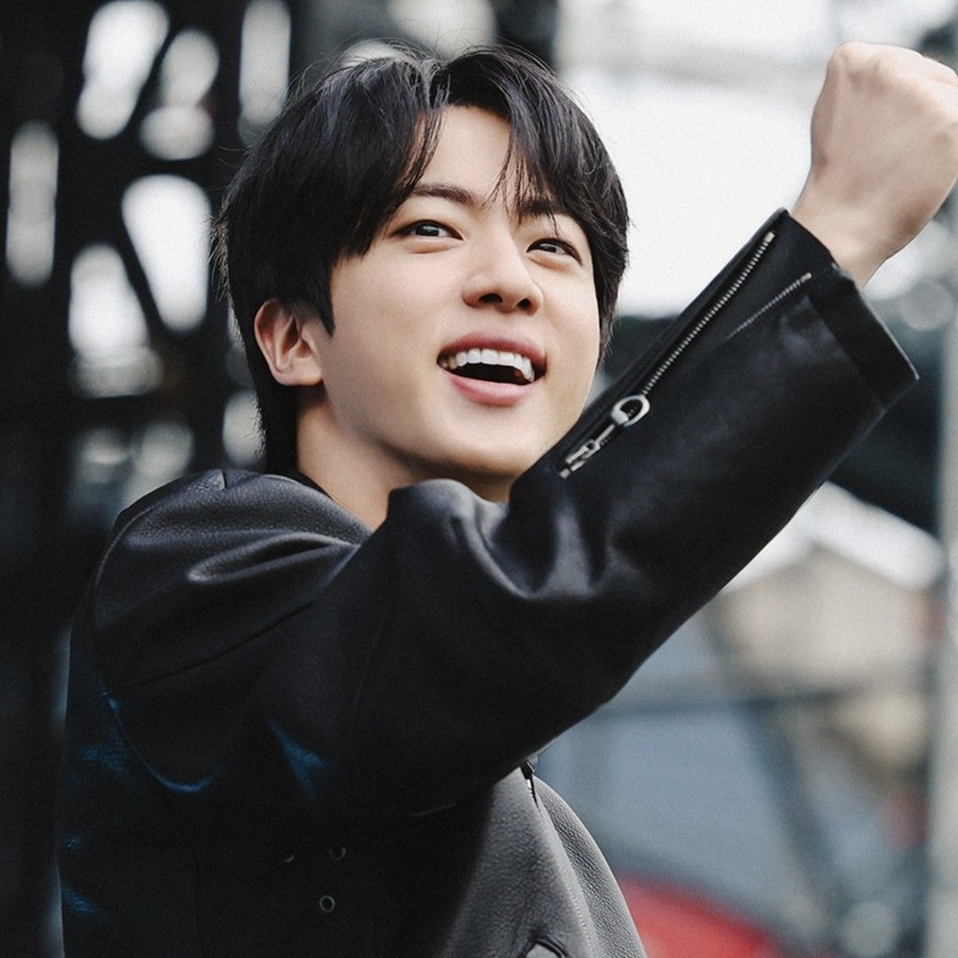 Momen yang diabadikan oleh penggemar Jin (BTS)