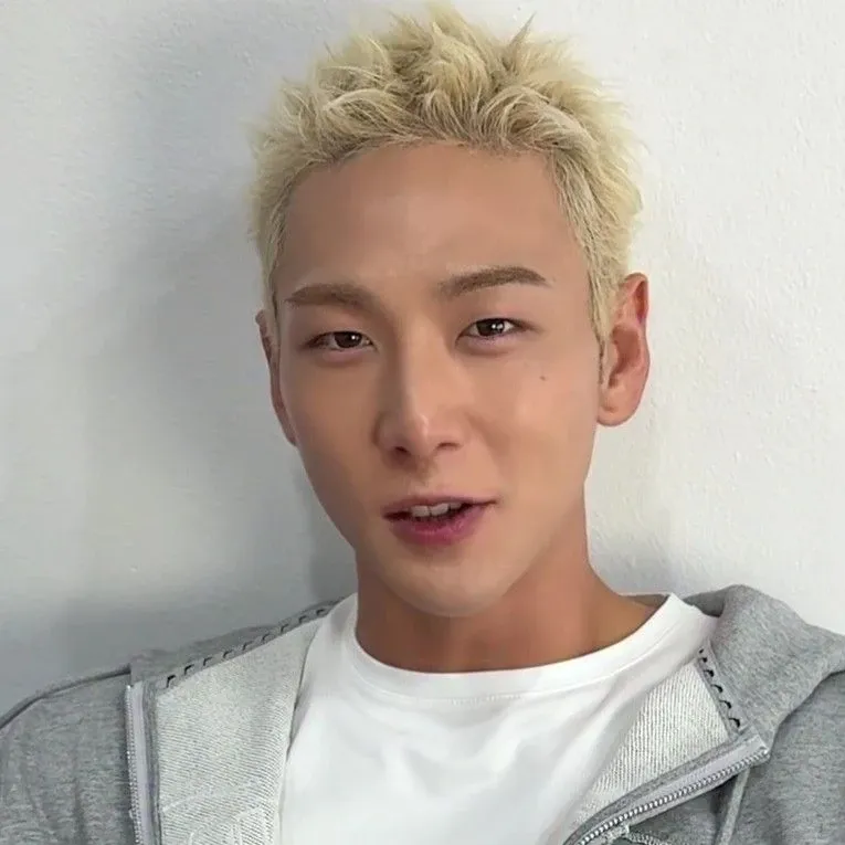 Behind-the-scenes cut of Baekho