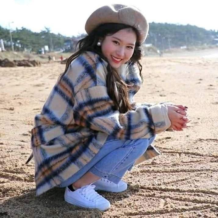 A moment captured by Sana (TWICE)'s fan