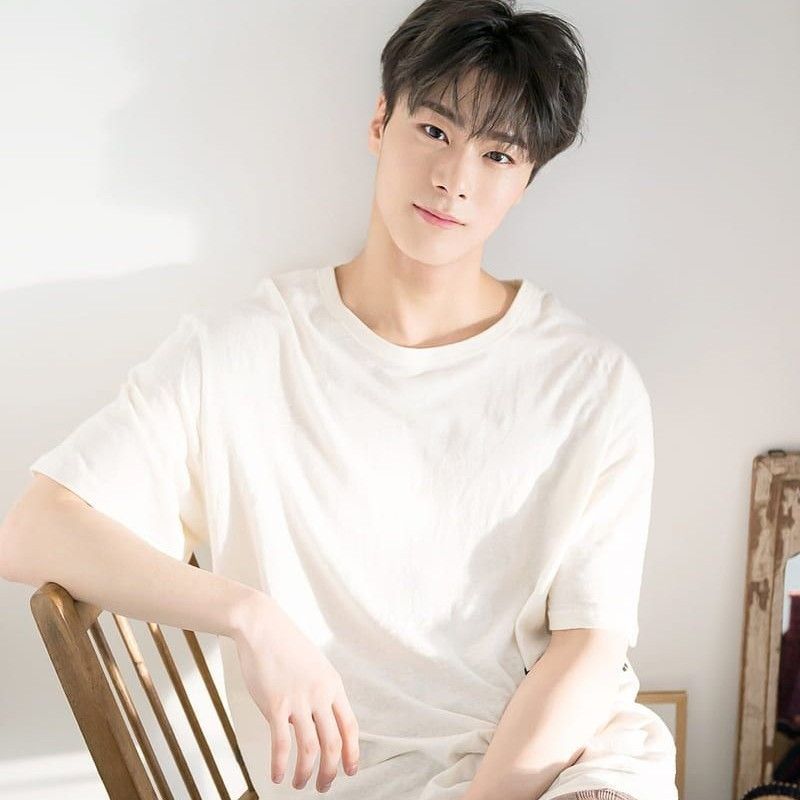 A moment captured by Moonbin (ASTRO)'s fan