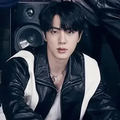 Momen yang diabadikan oleh penggemar Jin (BTS)