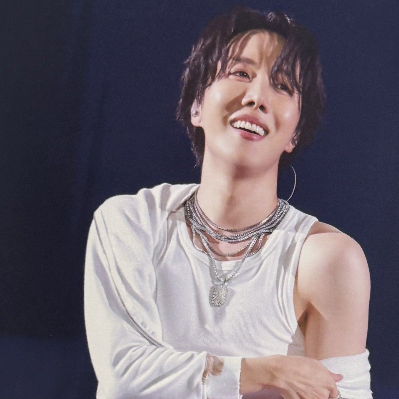 Foto terbaru j-hope (BTS)