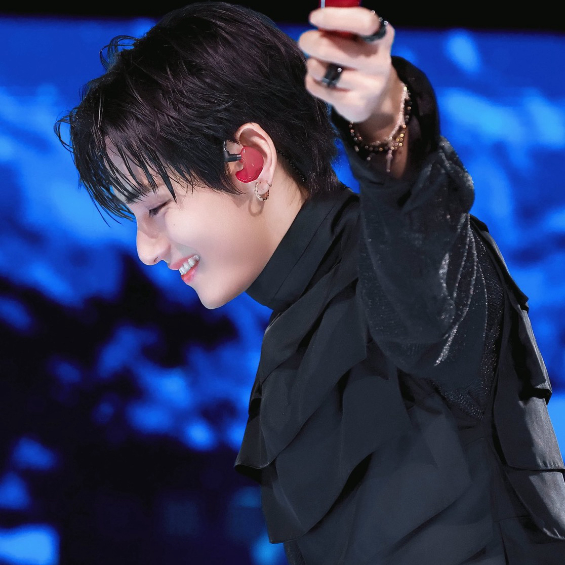 V (防弹少年团)粉丝拍下的瞬间