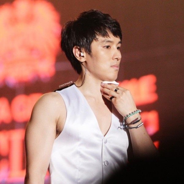 Behind-the-scenes cut of Kim Dongwan (SHINHWA)