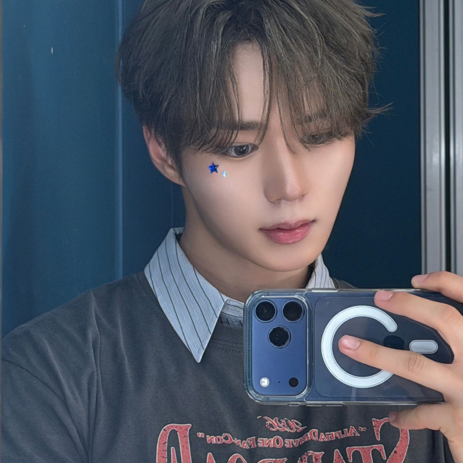 Behind-the-scenes cut of Kim Junseo (ALPHA DRIVE ONE)