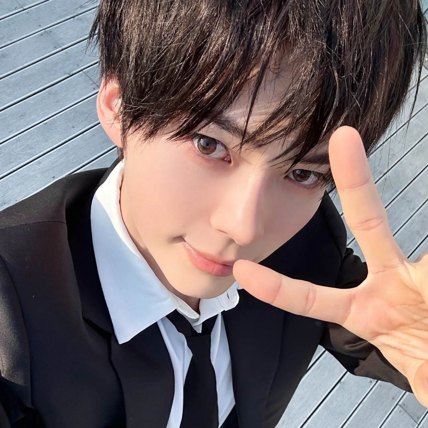 Latest photo of Sung Hanbin (ZEROBASEONE)