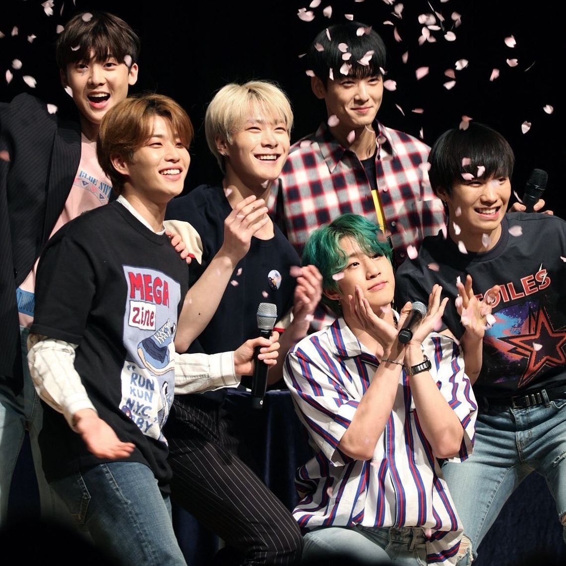 아스트로의 최신 사진