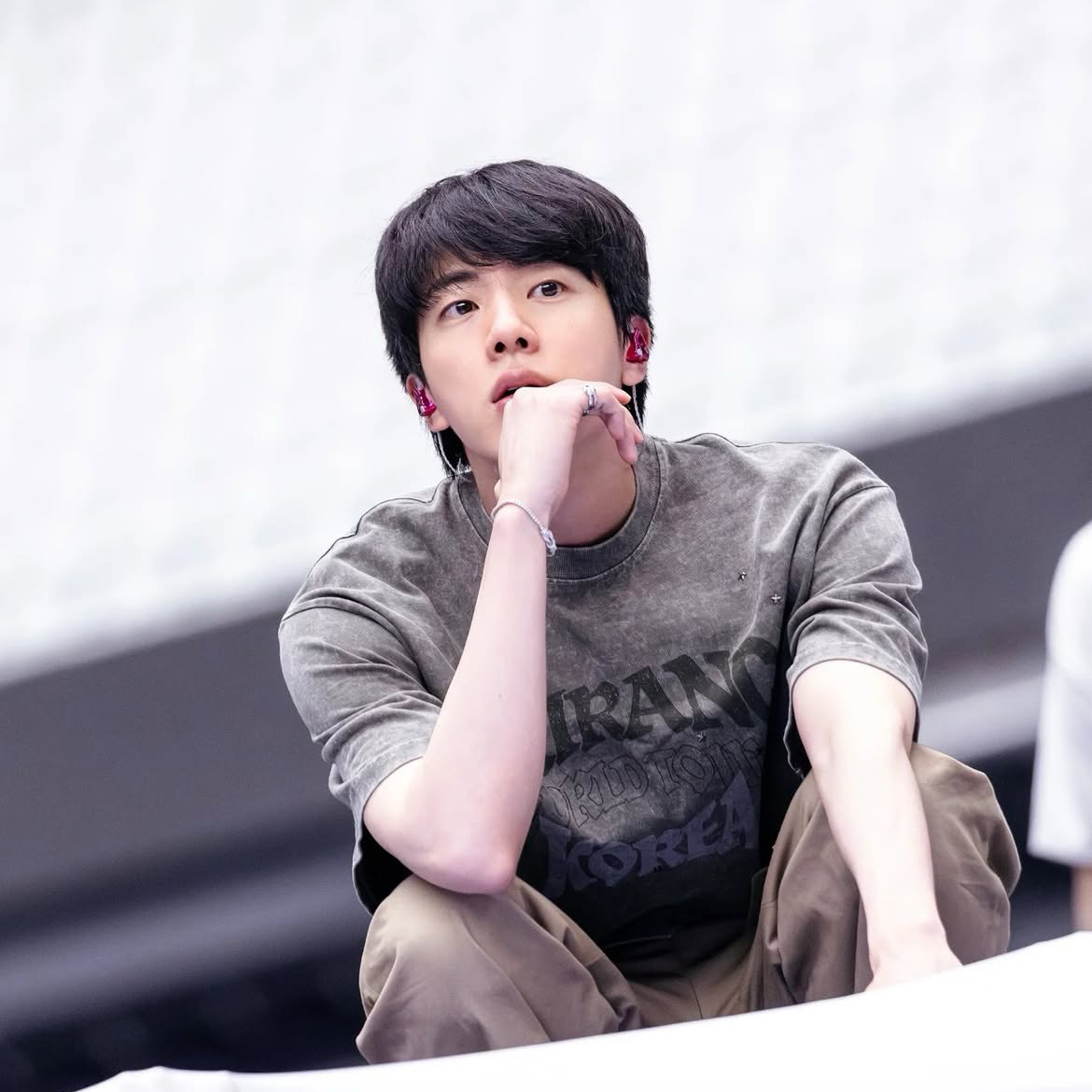 Foto terbaru Jin (BTS)