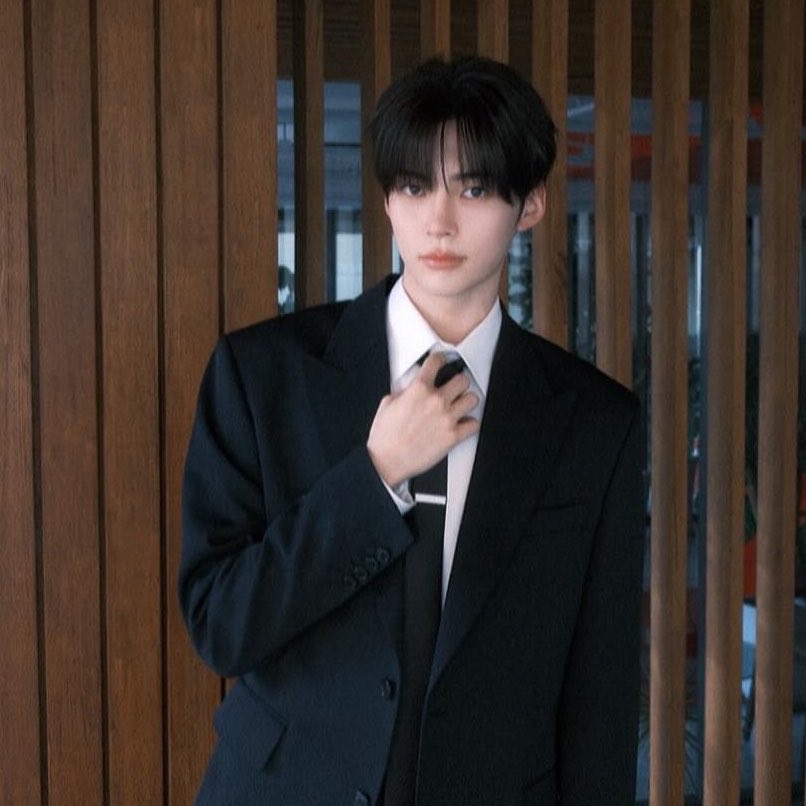 成韩彬 (ZEROBASEONE)的幕后花絮