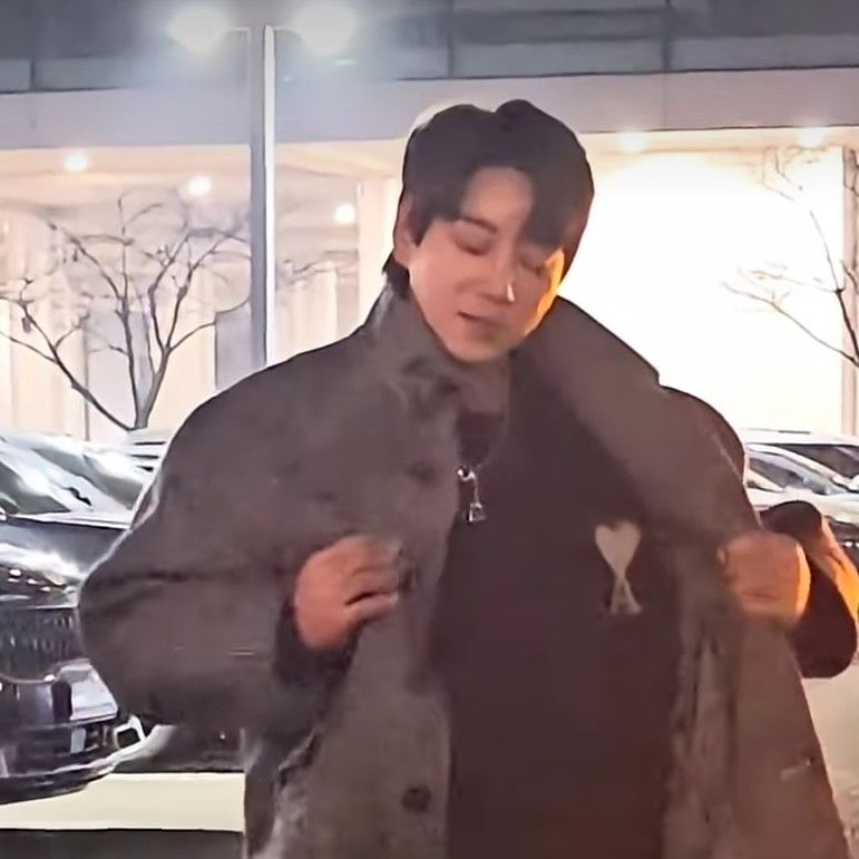 Behind-the-scenes cut of Hwang Chiyeol