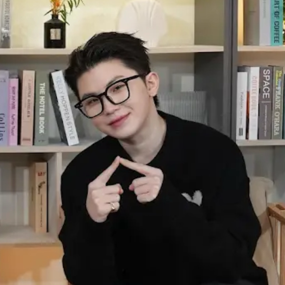 A moment captured by Woozi (SEVENTEEN)'s fan