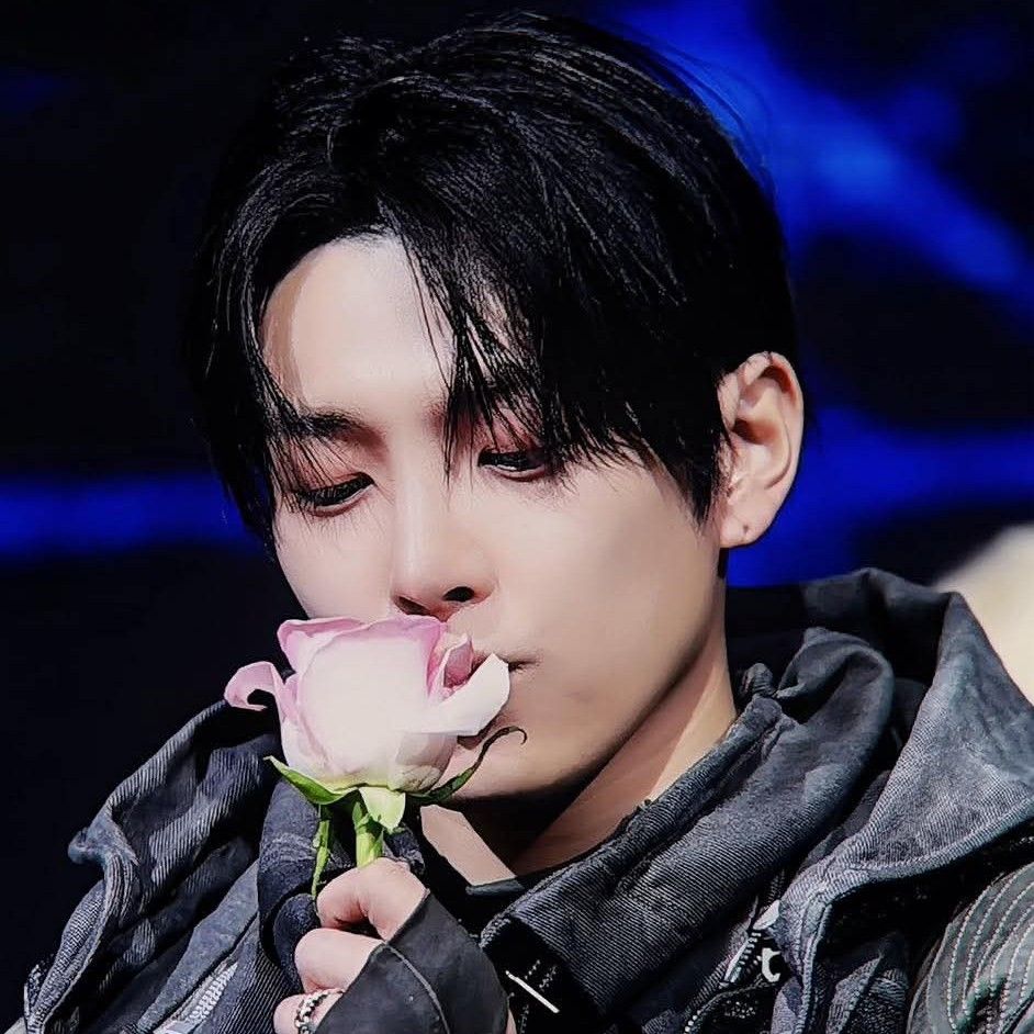 Today’s hot picks from the 홍중 (에이티즈) community