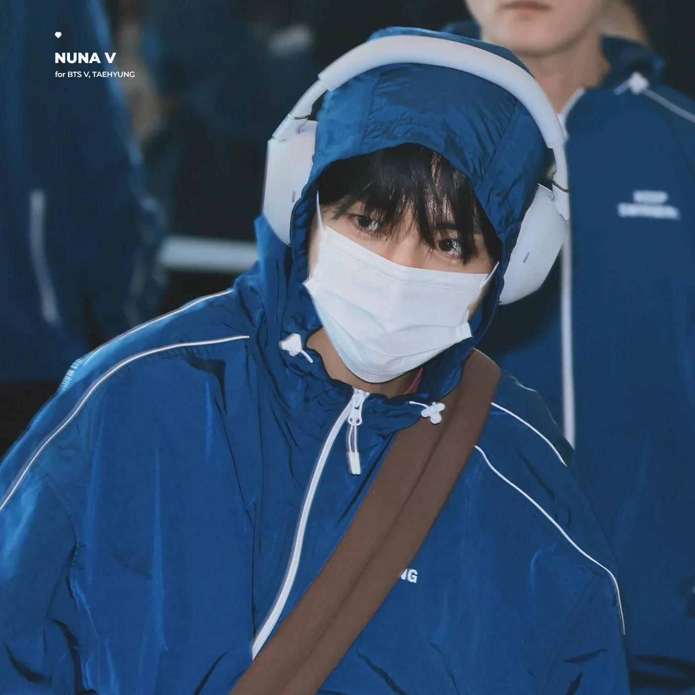 뷔 (방탄소년단)의 최신 사진