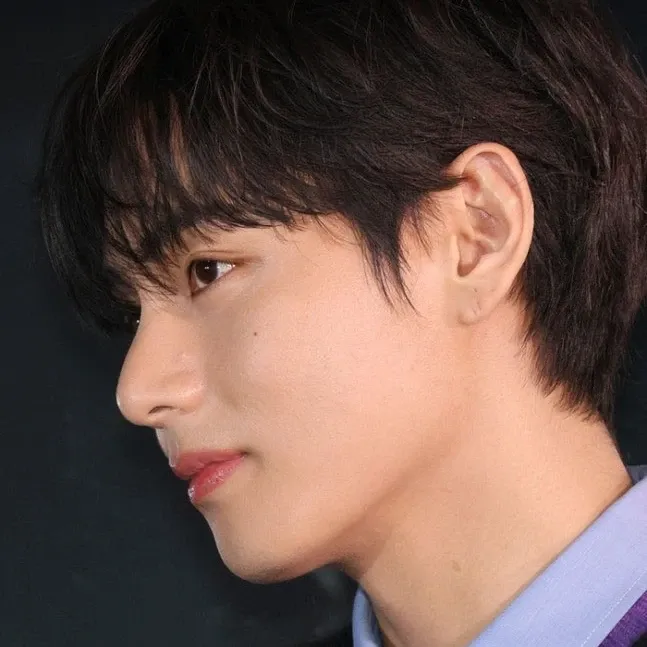 뷔 (방탄소년단) 최근 활동샷