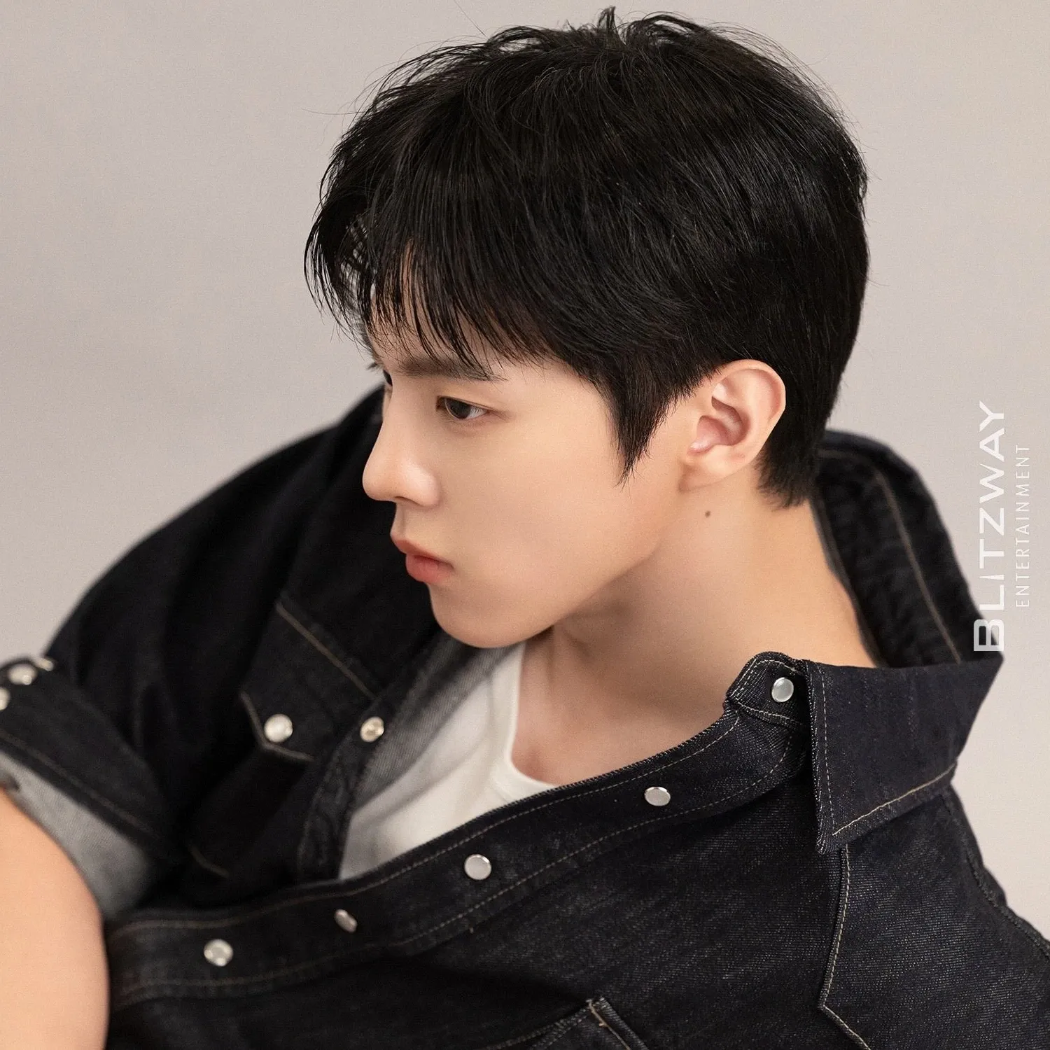 김우석의 최신 사진