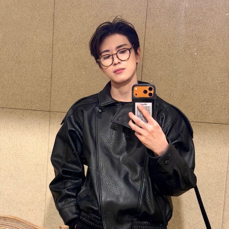 Behind-the-scenes cut of Yonghee (CIX)