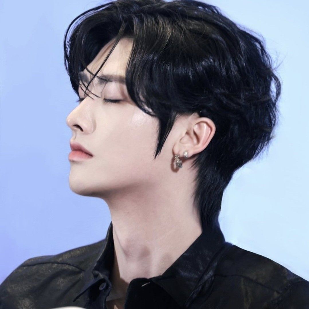 A moment captured by Ricky (ZEROBASEONE)'s fan