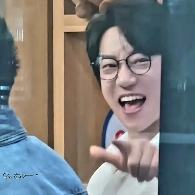 Momen yang diabadikan oleh penggemar Hwang Chiyeol