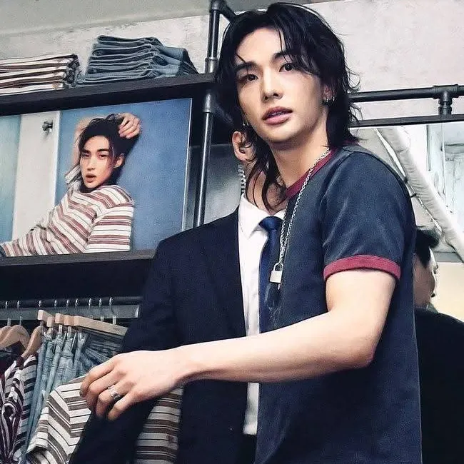 Behind-the-scenes cut of Hyunjin (Stray Kids)