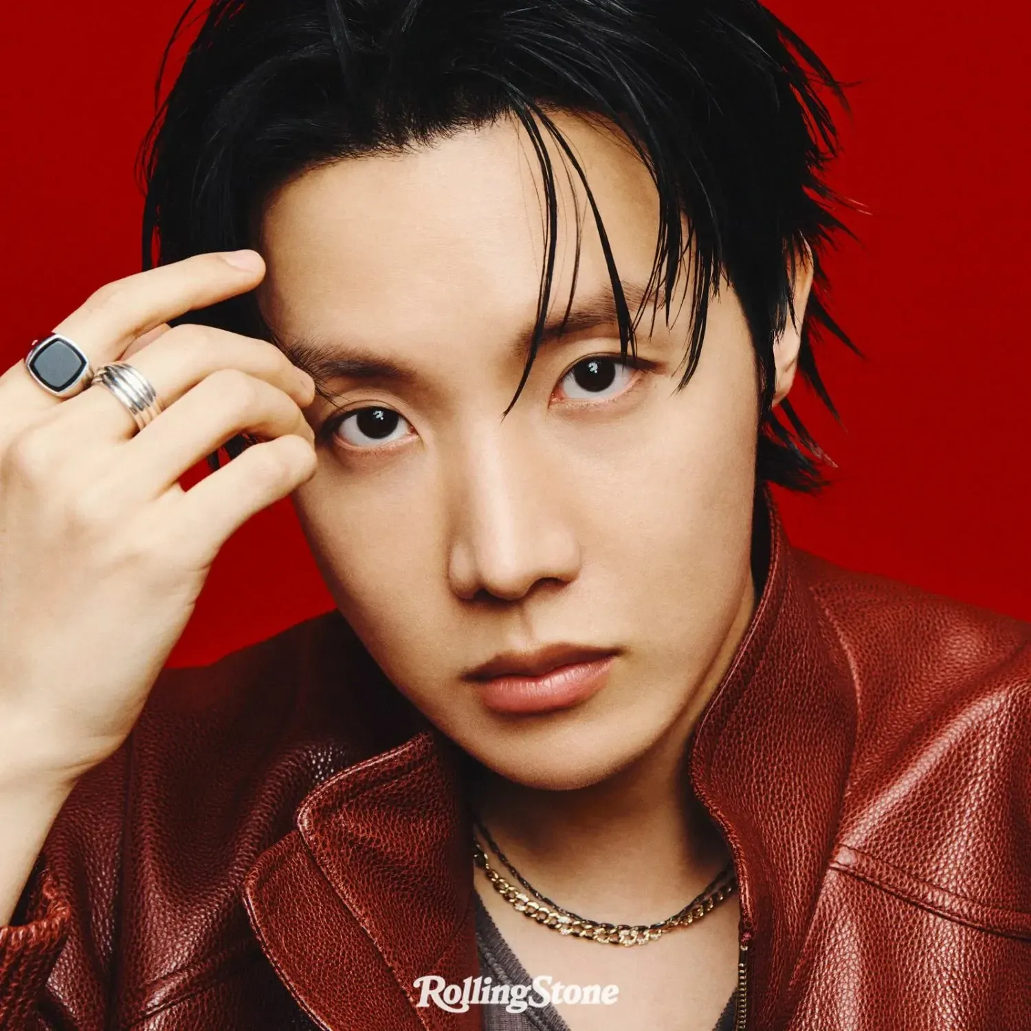 Foto aktivitas terbaru j-hope (BTS)