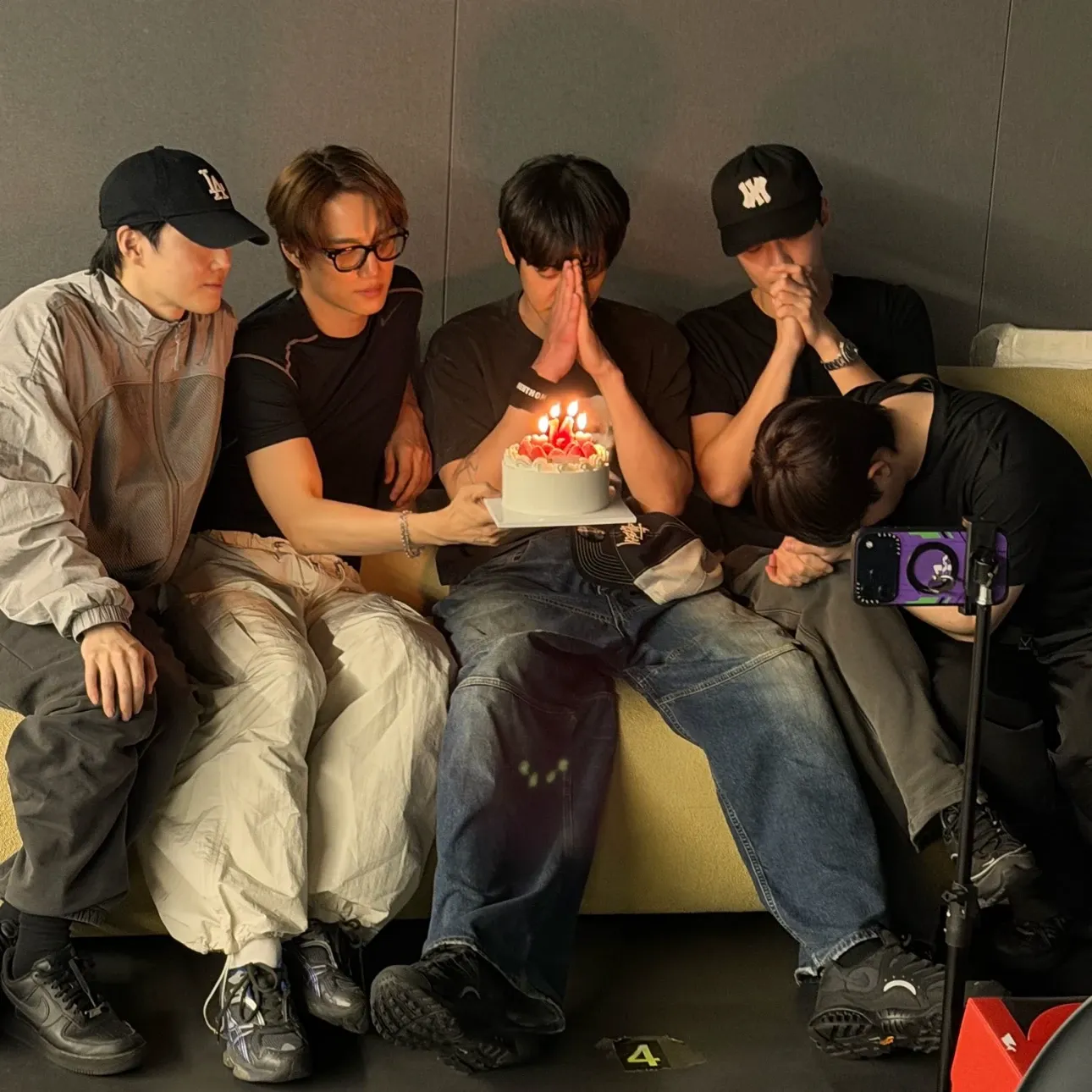 Foto aktivitas terbaru EXO