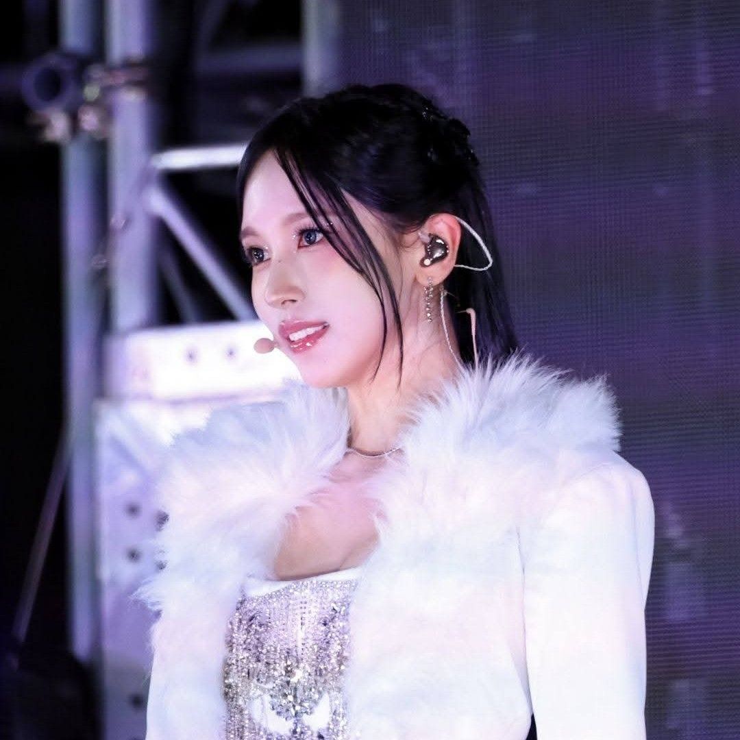 Latest photo of Mina (TWICE)