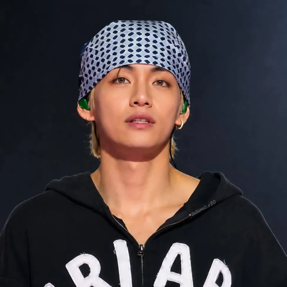 뷔 (방탄소년단)의 비하인드 컷