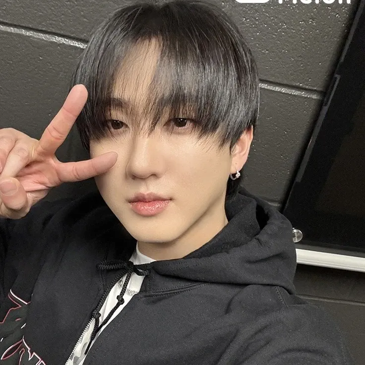 Behind-the-scenes cut of Changbin (Stray Kids)