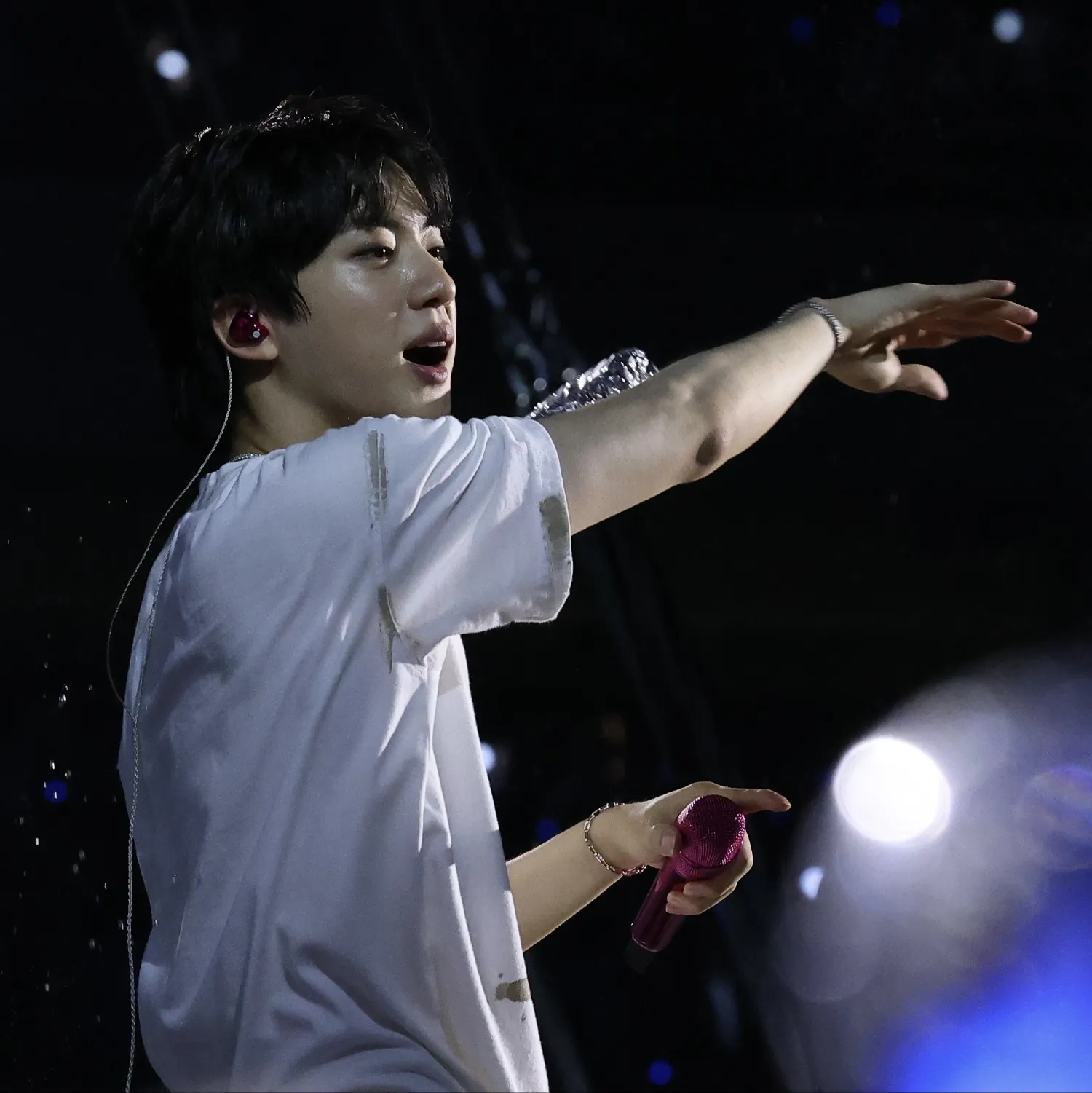Potret di balik layar Jin (BTS)