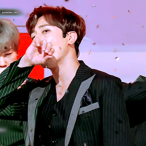 Behind-the-scenes cut of SHINHWA