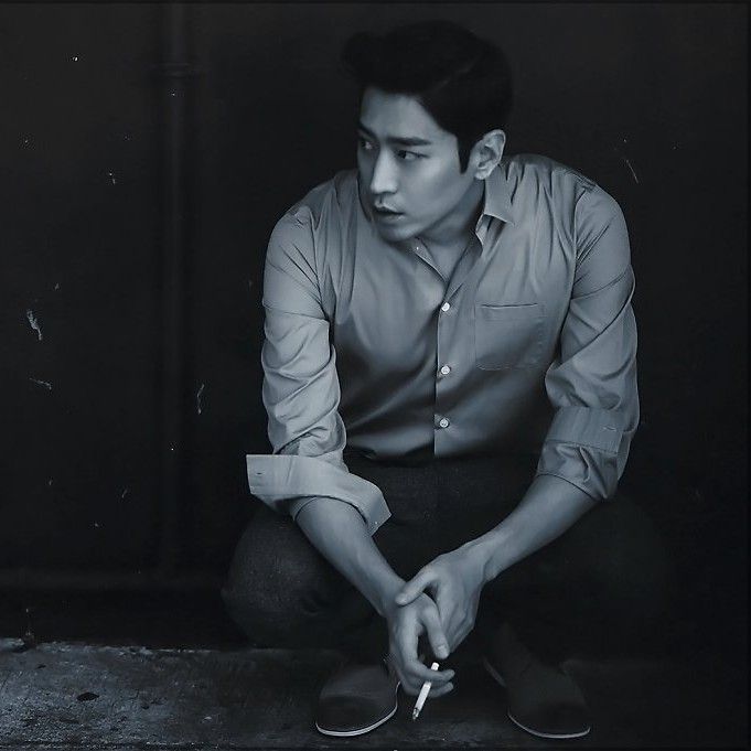 Behind-the-scenes cut of Eric (SHINHWA)
