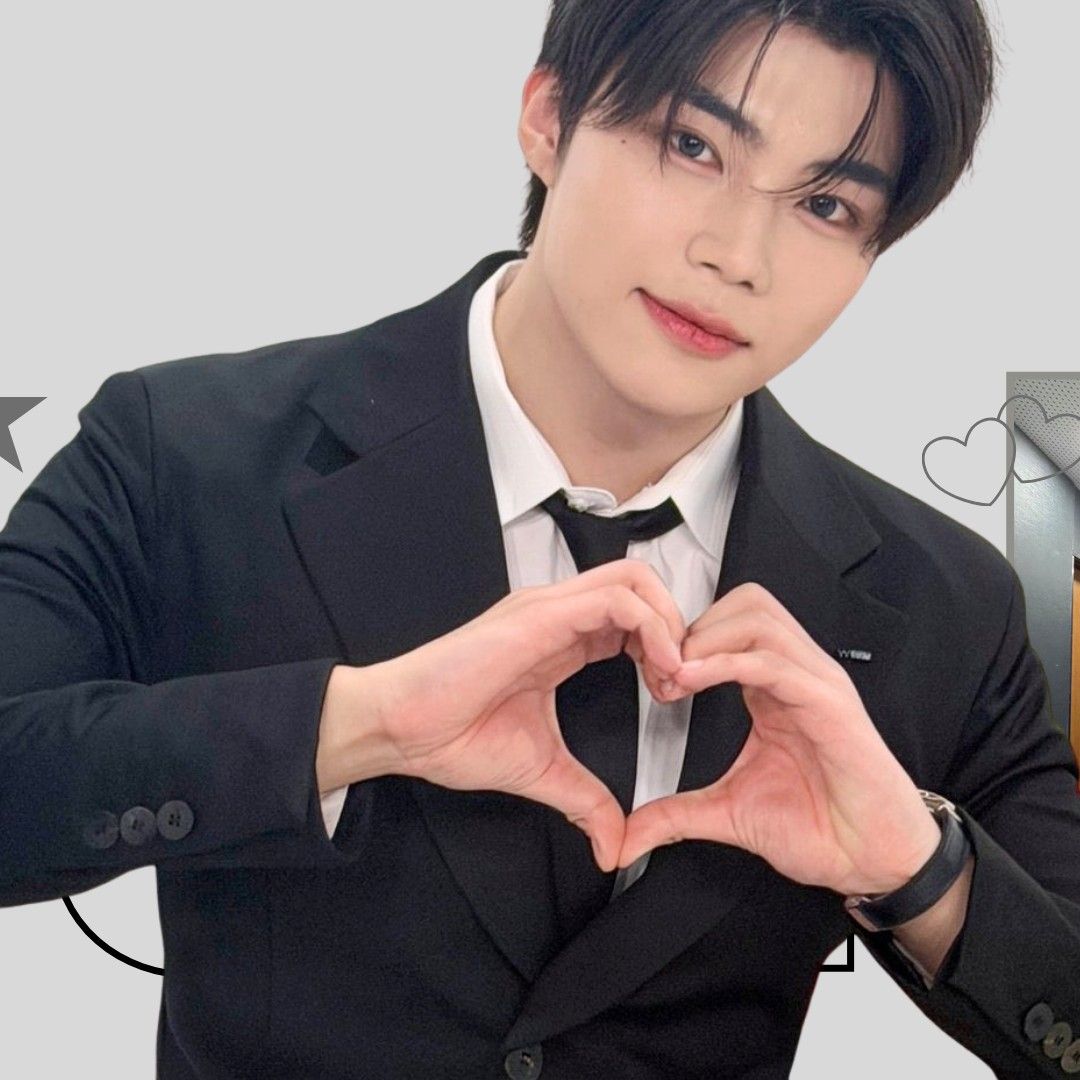 Recent activity shot of Park Gunwook (ZEROBASEONE)