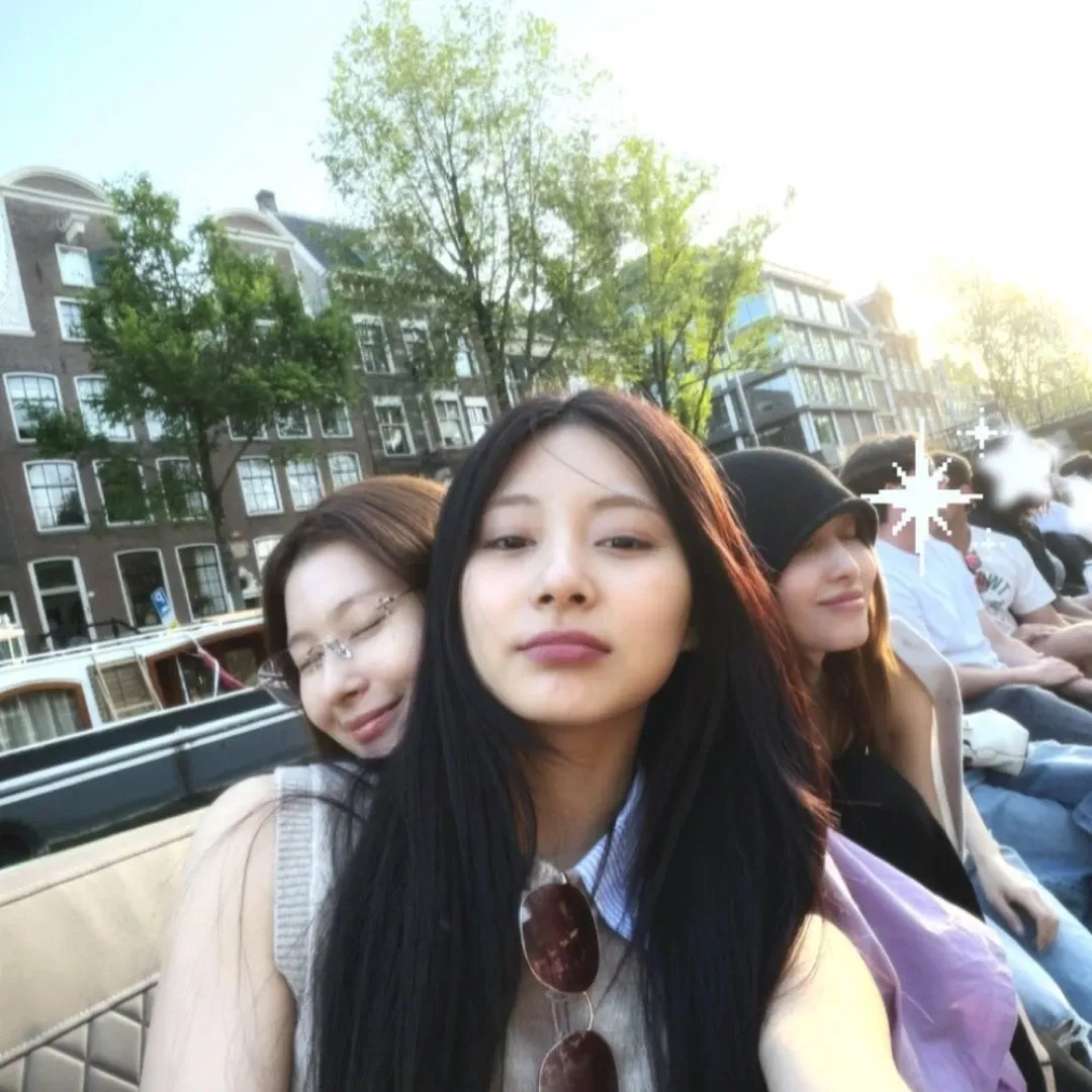 Foto terbaru Tzuyu (TWICE)