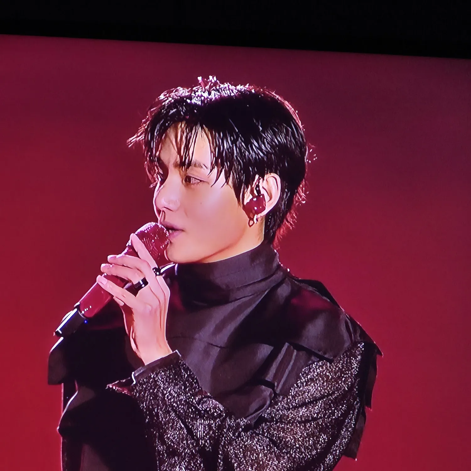 Latest photo of V (BTS)