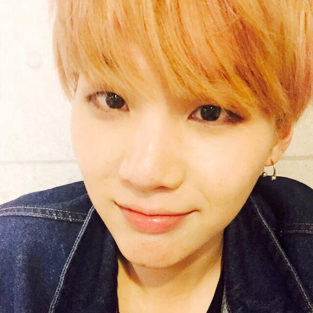 Foto aktivitas terbaru SUGA (BTS)