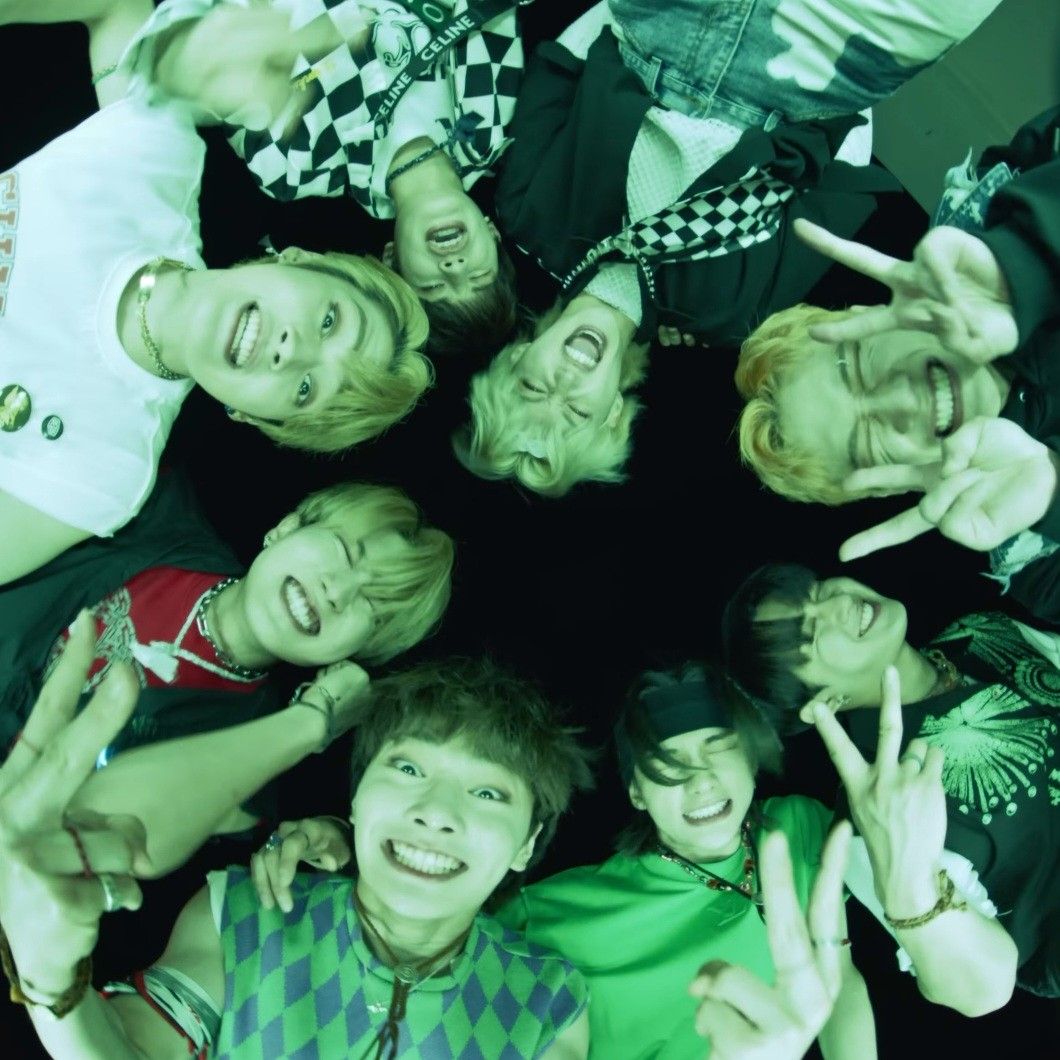 Behind-the-scenes cut of Stray Kids