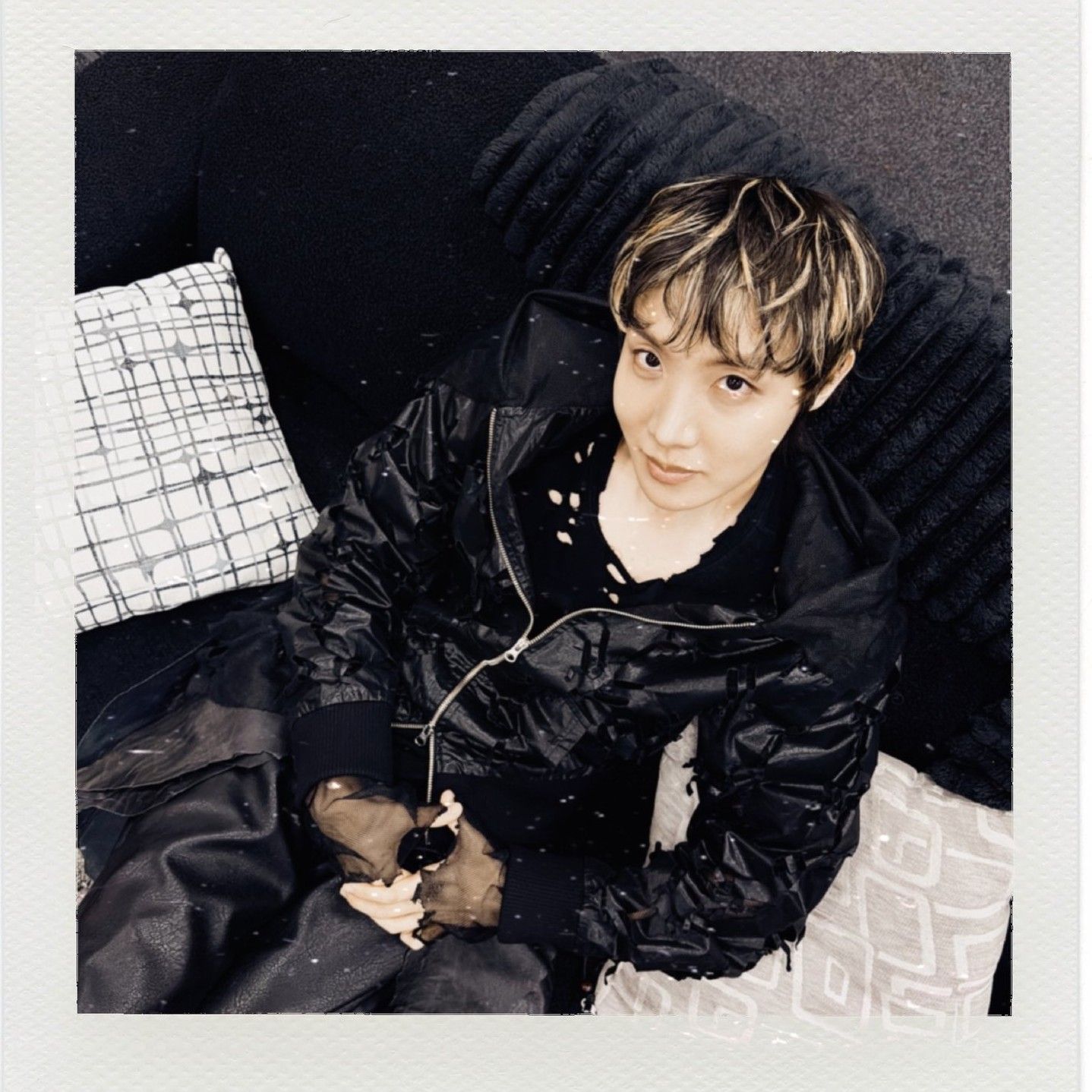 Momen yang diabadikan oleh penggemar j-hope (BTS)