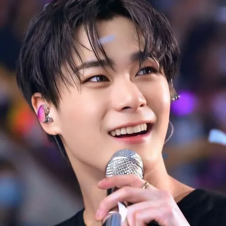 Latest photo of Moonbin (ASTRO)