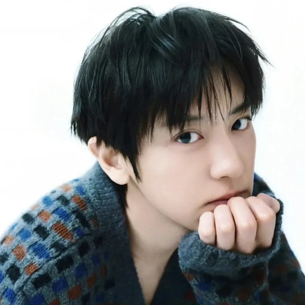 A moment captured by Chanyeol (EXO)'s fan