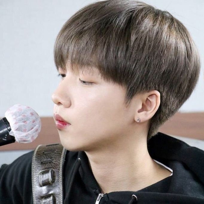 Recent activity shot of Jeong Sewoon