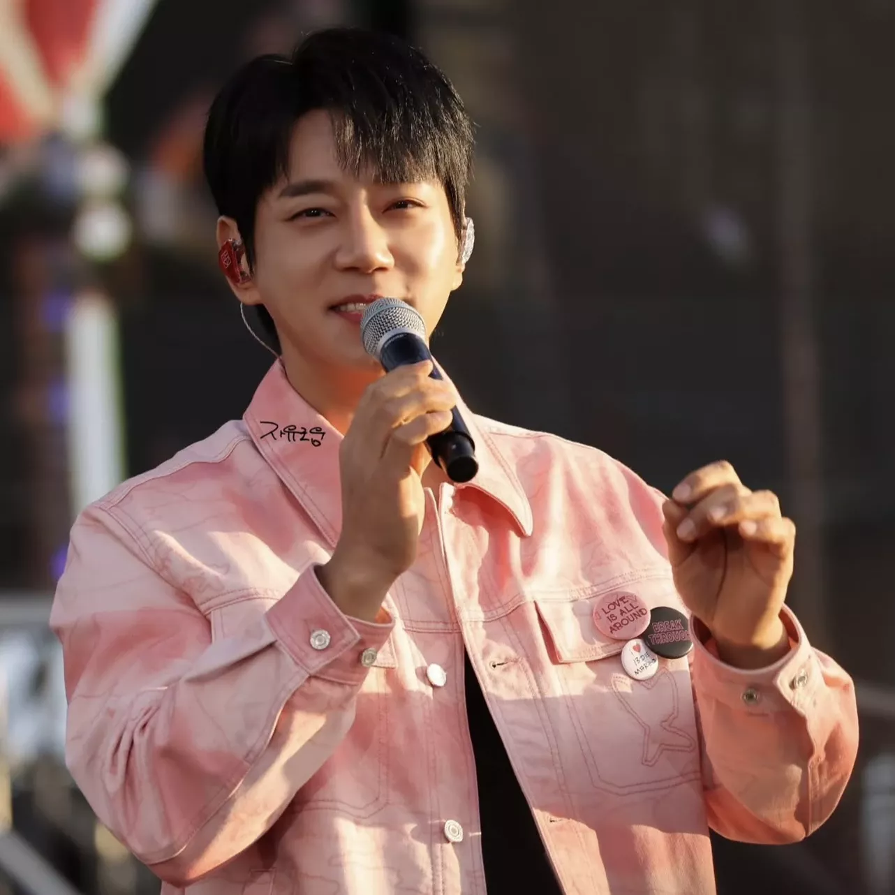 Recent activity shot of Hwang Chiyeol