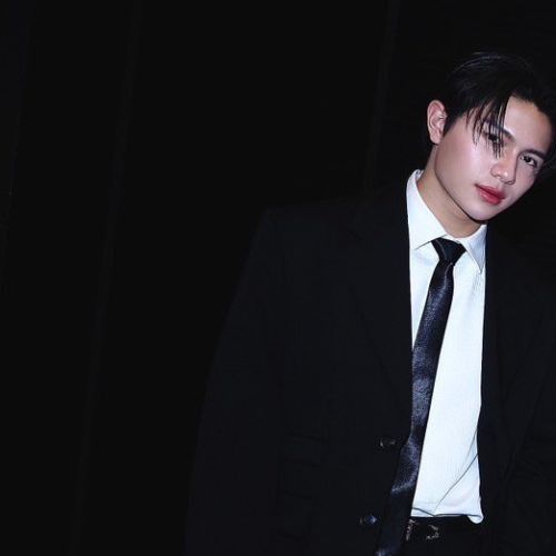 A moment captured by LYKN's fan