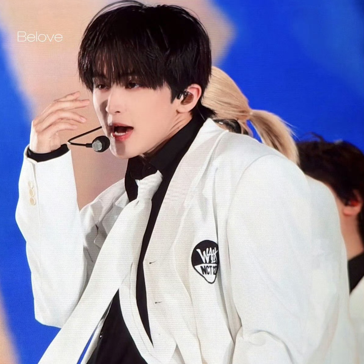 A moment captured by Mark (NCT 127, NCT DREAM)'s fan