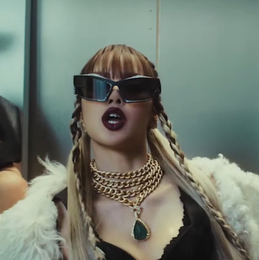 리사 (BLACKPINK)의 비하인드 컷